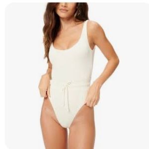 Good American Waist Framing One piece Bathingsuit in size 2 in white